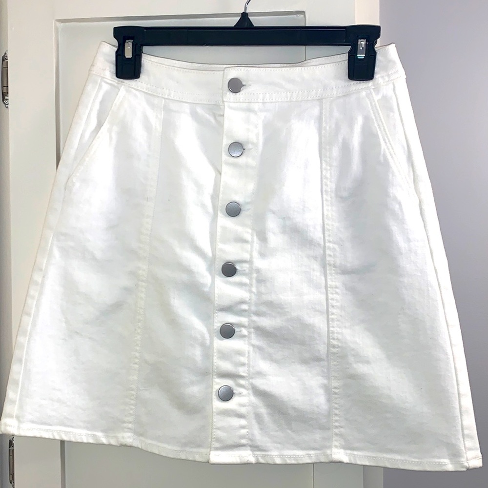 White denim skirt